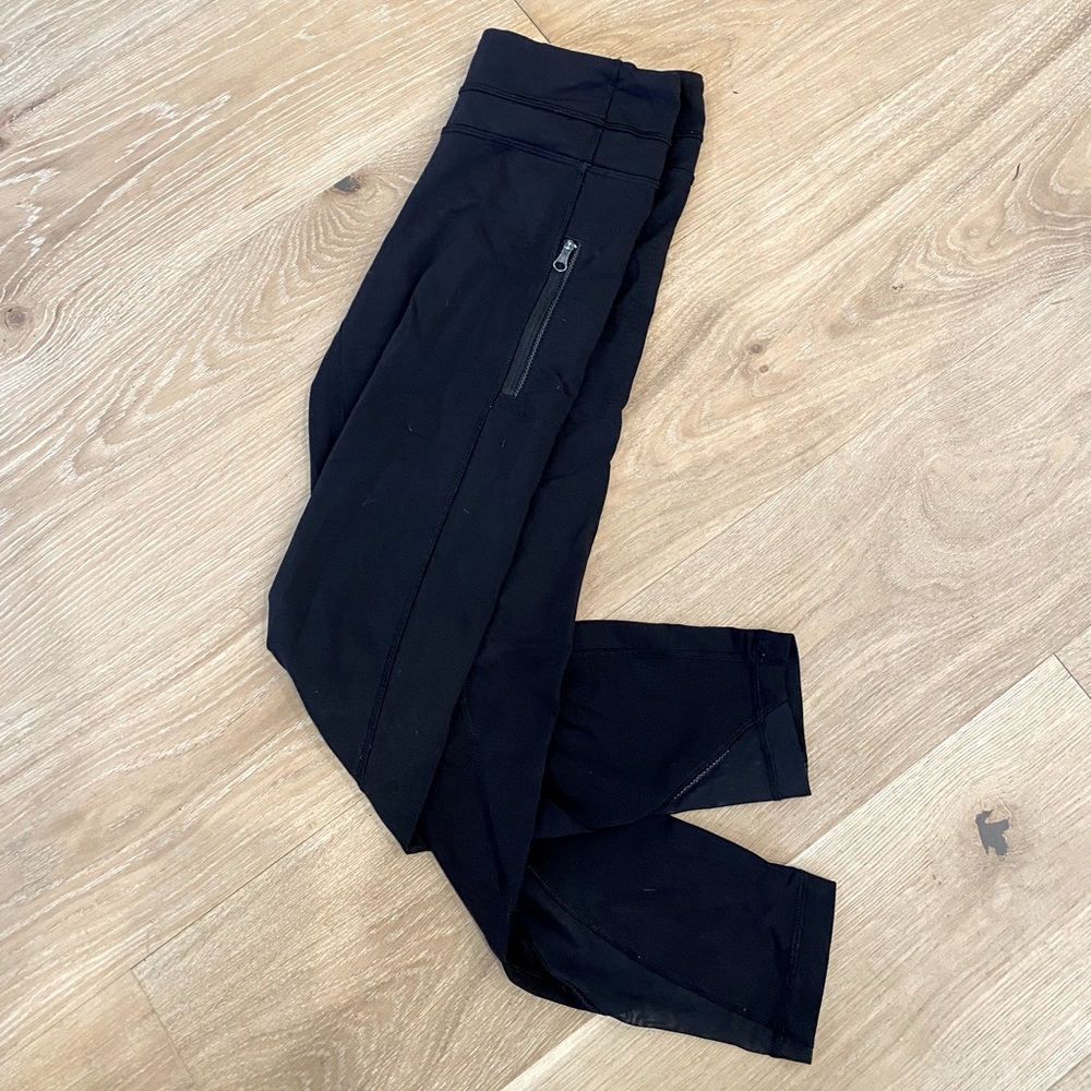 Women’s Lululemon leggings. Size 6.